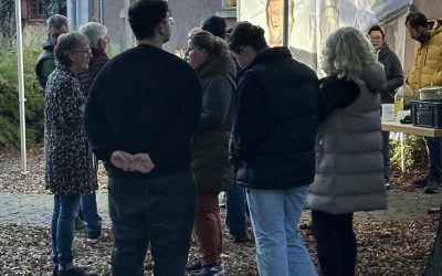 Viele Gespräche in Erlenbach am Bürgerhaus